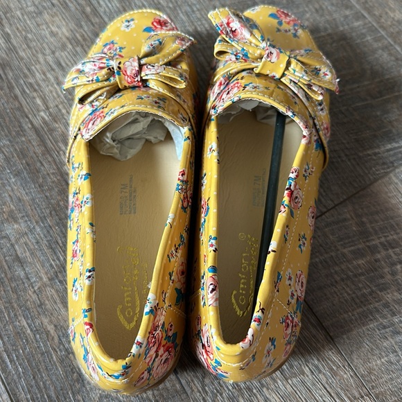 Beacon Mustard Floral Bow Flat Shoes - Picture 7 of 14